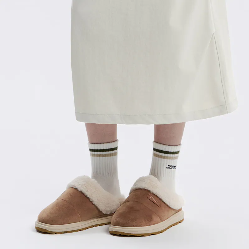 【WE ARE】韓國國家地理（大半碼帶）布標logo 珊瑚絨拖鞋 N254UWT052