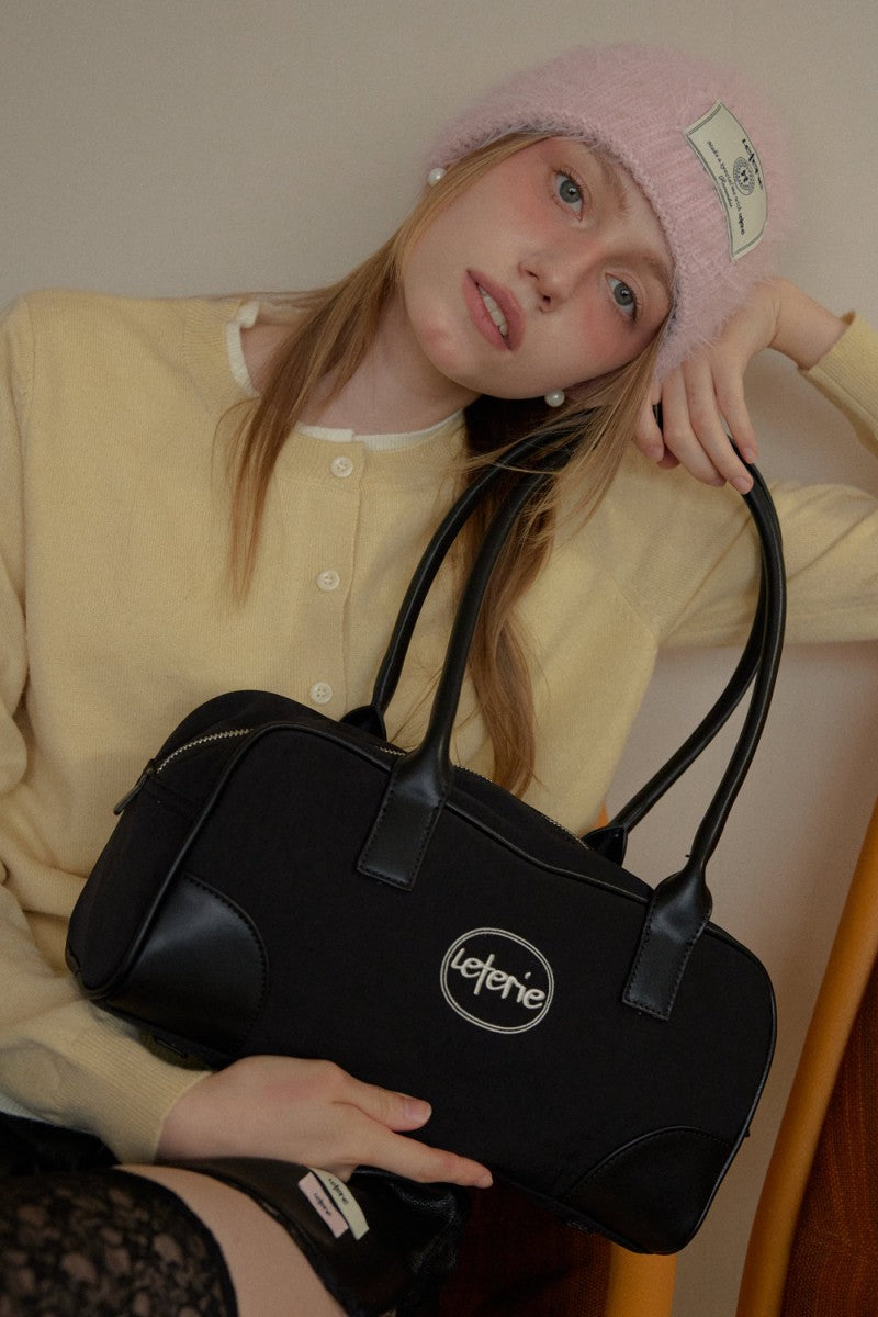 【WE ARE】韓國Leterie 絲絨法棍包 LETERIEVELVETBAGUETTEBAG