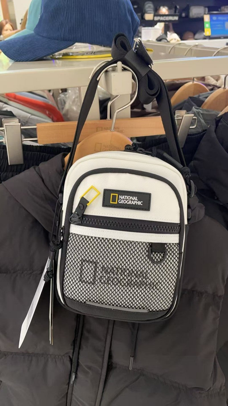 【WE ARE】韓國國家地理單肩斜挎包N265ACR160