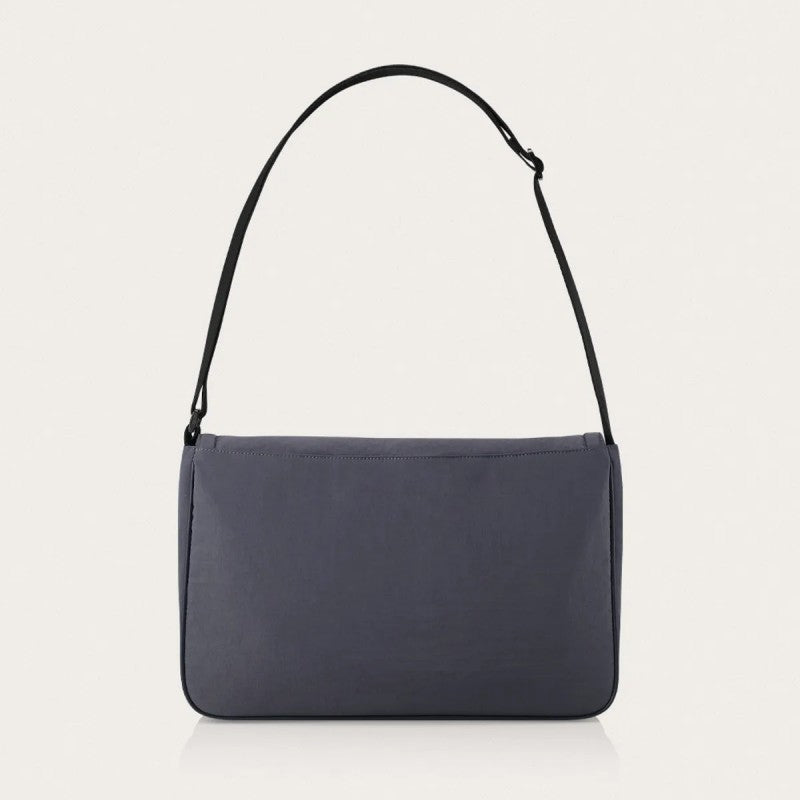 【WE ARE】韓國ALAVAGUE休閒單肩斜挎包만타백 L