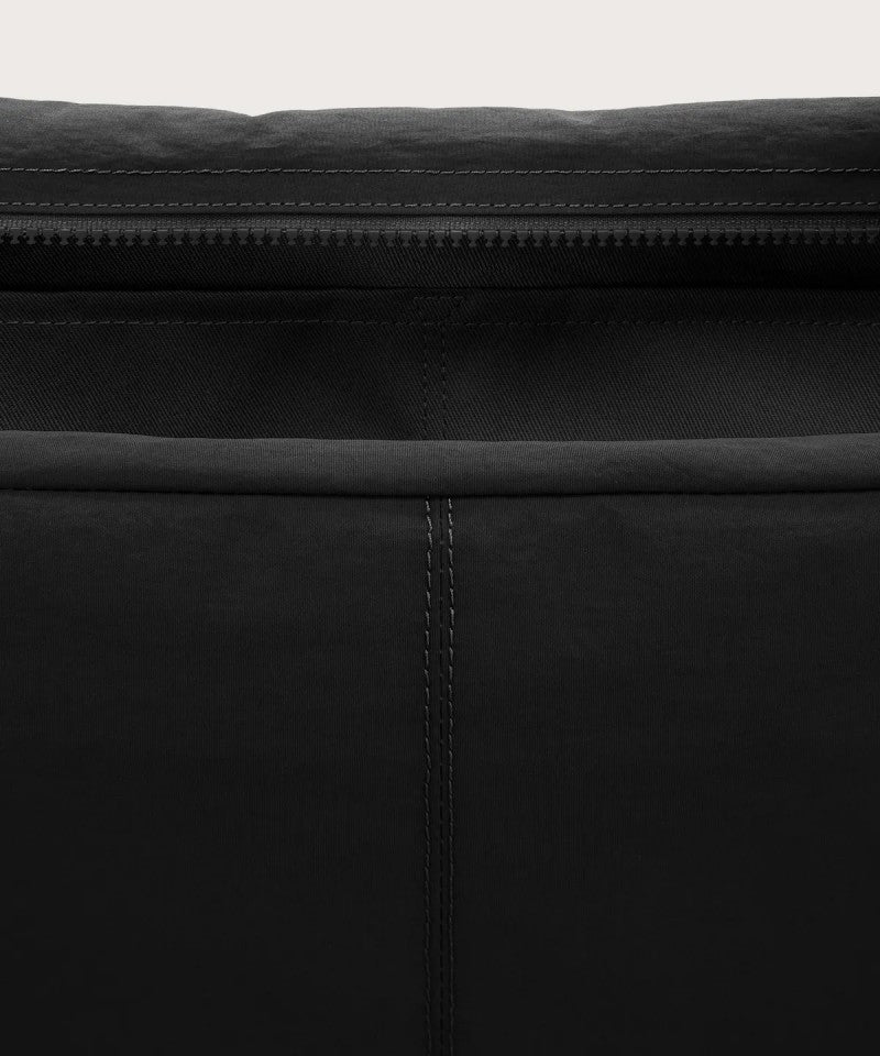 【WE ARE】韓國ALAVAGUE休閒單肩斜挎包험프 유틸리티 크로스백 L