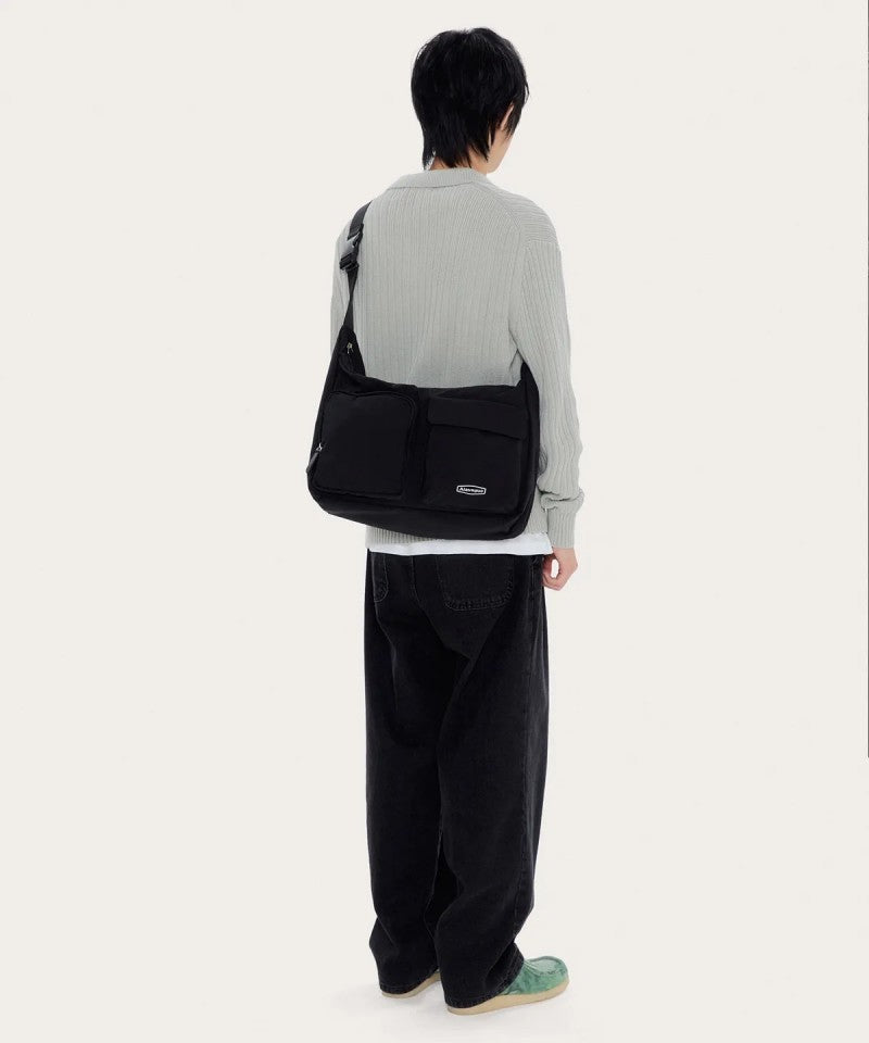 【WE ARE】韓國ALAVAGUE休閒單肩斜挎包험프 유틸리티 크로스백 L