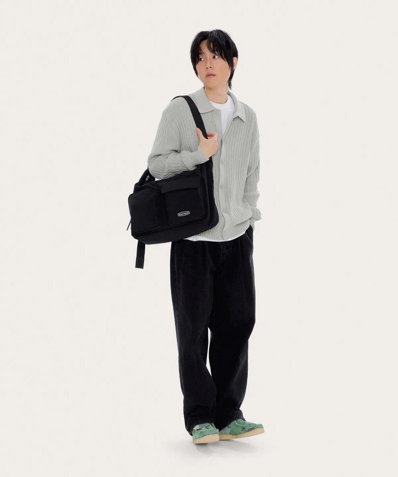 【WE ARE】韓國ALAVAGUE休閒單肩斜挎包험프 유틸리티 크로스백 L