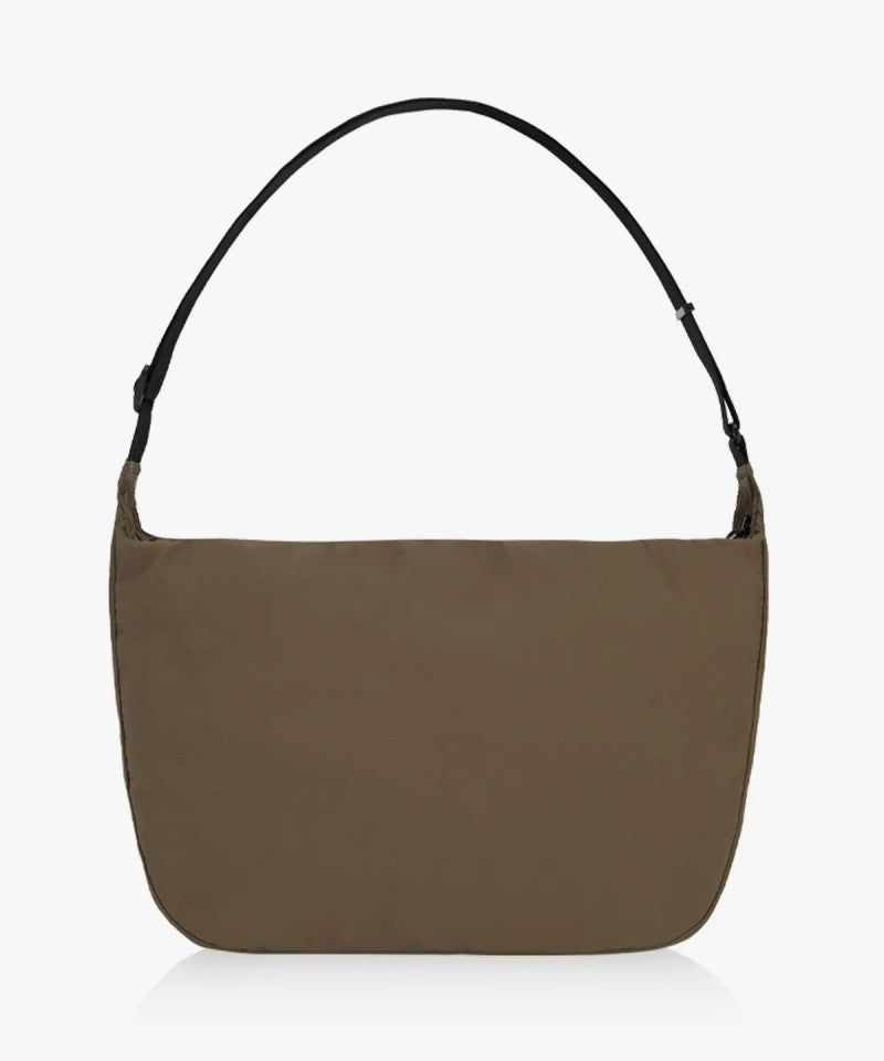 【WE ARE】韓國ALAVAGUE休閒單肩斜挎包클램 패커블 크로스 M