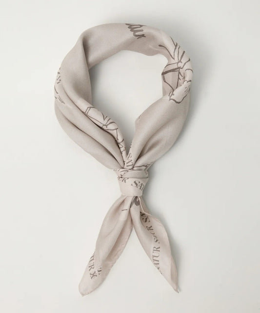 【WE ARE】韓國Satur時尚天使絲巾SA255UAM07