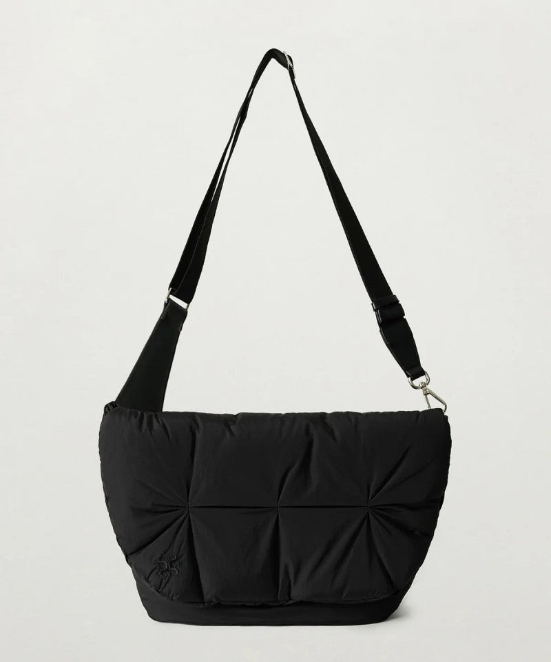 【WE ARE】韓國Satur休閒單肩包SA255UAB22