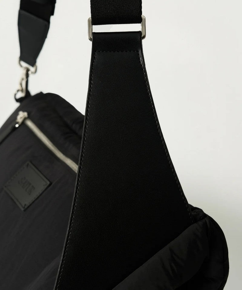 【WE ARE】韓國Satur休閒單肩包SA255UAB22