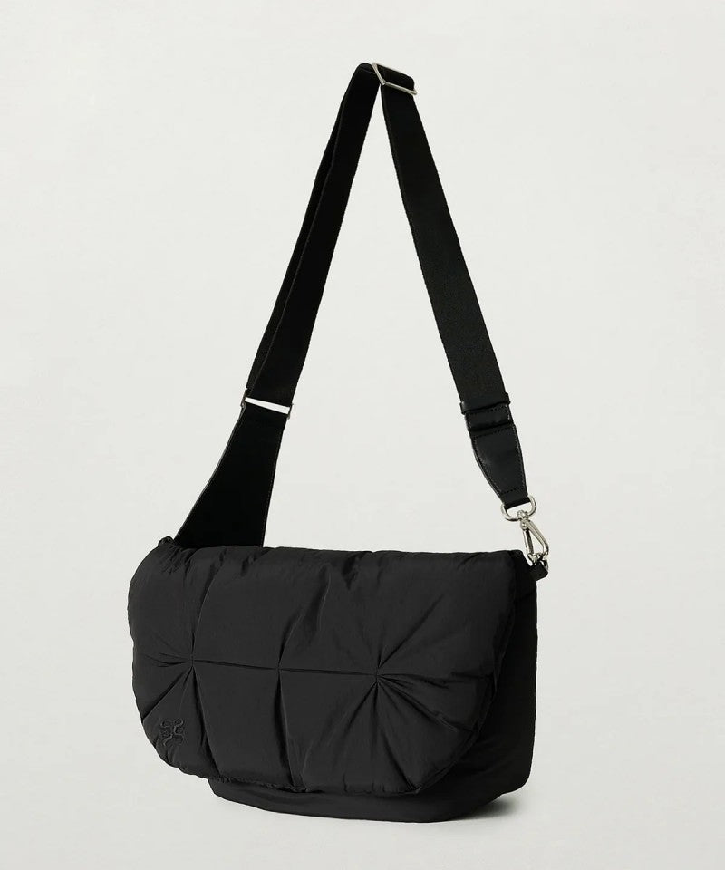 【WE ARE】韓國Satur休閒單肩包SA255UAB22