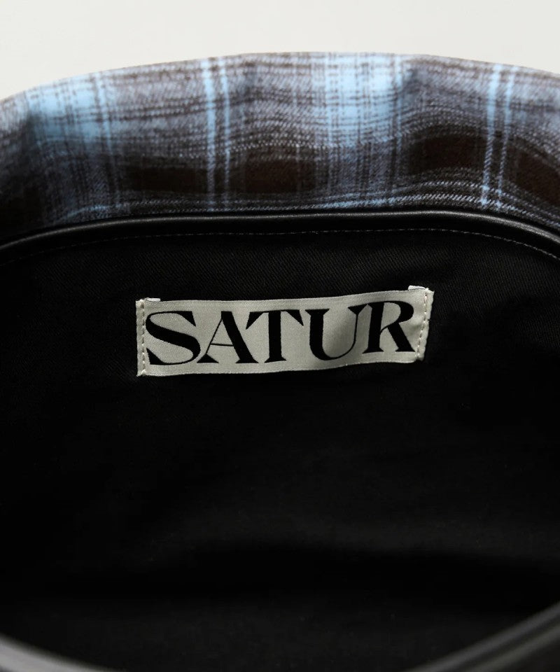 【WE ARE】韓國Satur休閒單肩斜挎包SA255UAB31