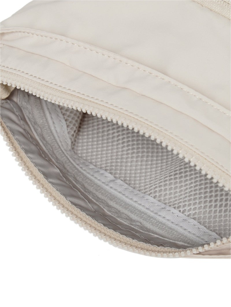 特價款【WE ARE】韓國EIDER單肩斜挎包DWA25B53